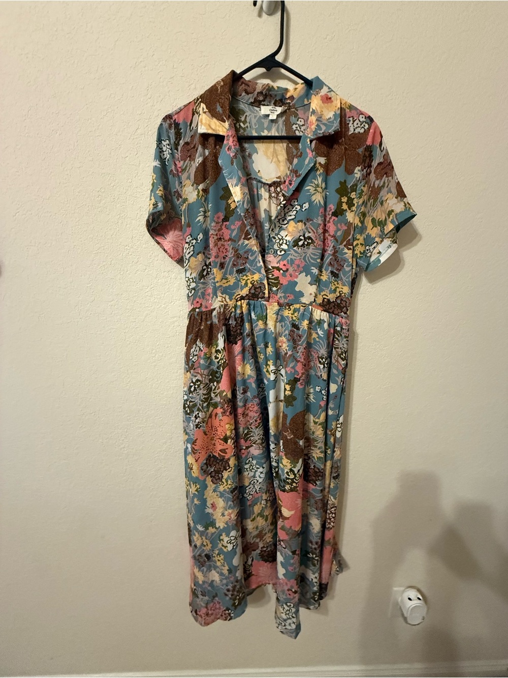 Entro Blue Vintage Floral Collared Midi Dress
